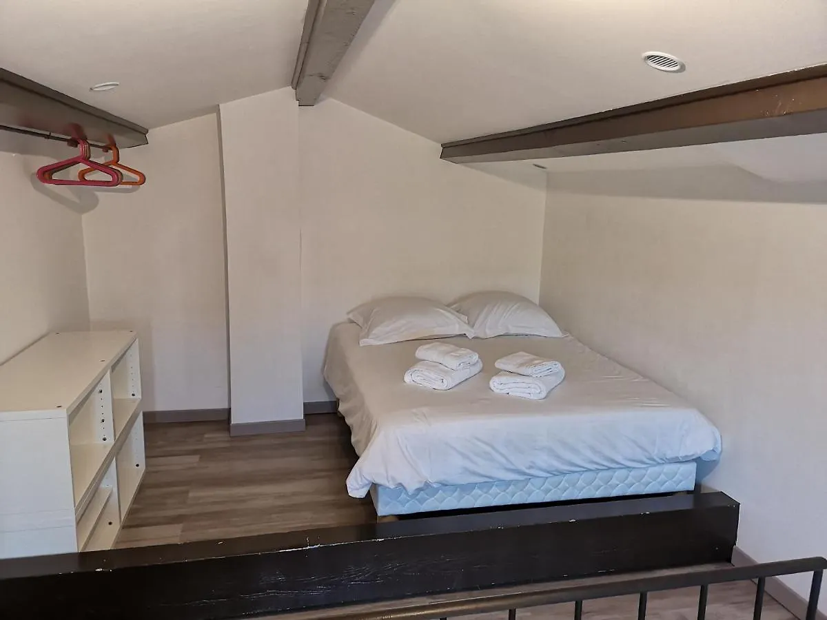 Villa La Casa à Ongles Hébergement de vacances